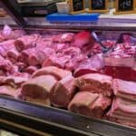 Verschiedene Teile vom Rind und Schwein