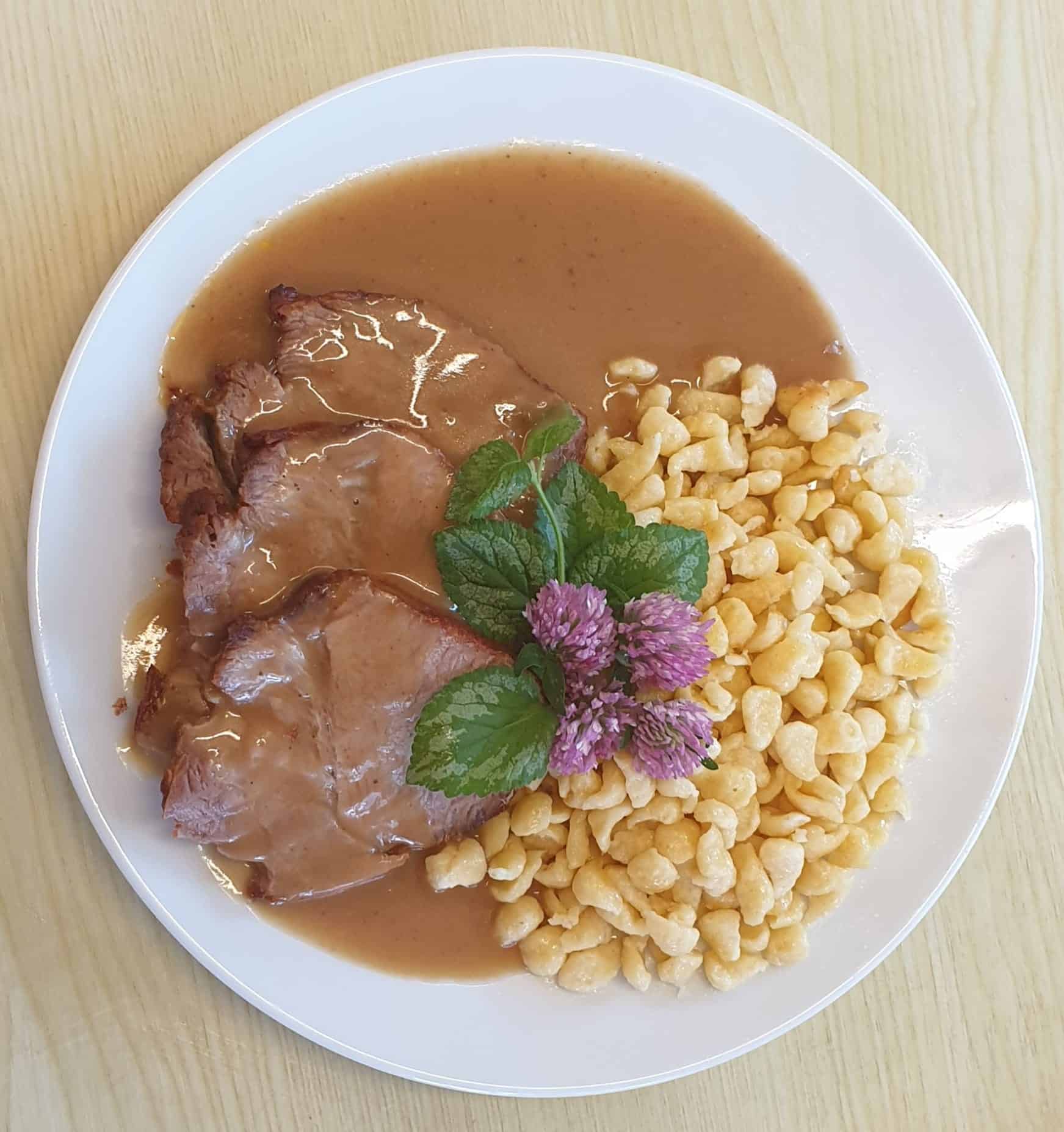 Rahmbraten mit Spätzle und Rahmsoße